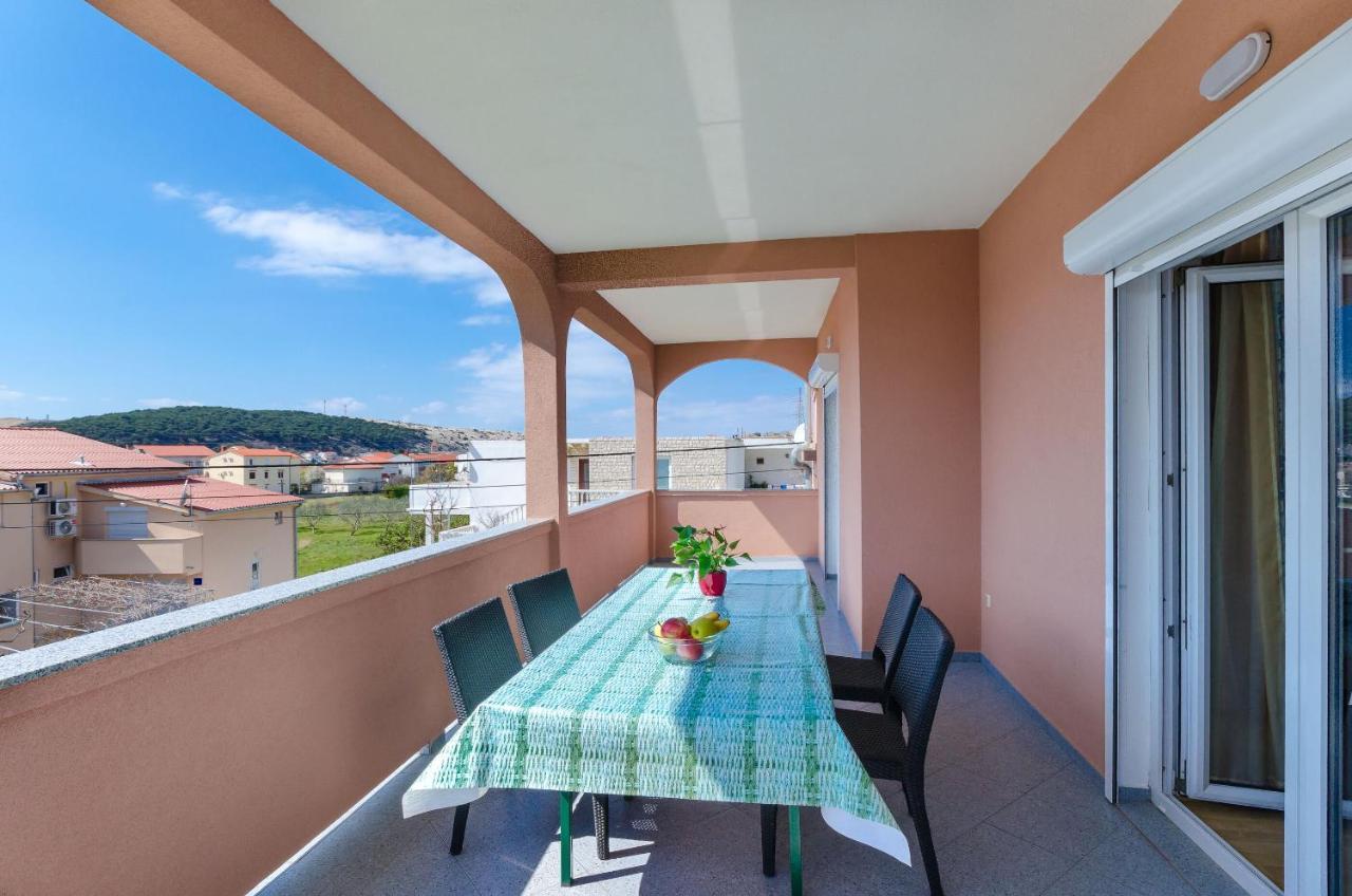 Apartments And Room Ljubica Lopar Ngoại thất bức ảnh