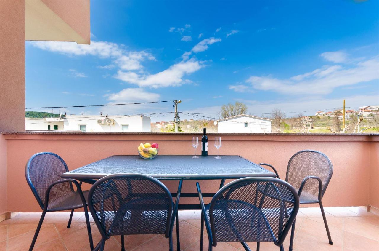 Apartments And Room Ljubica Lopar Ngoại thất bức ảnh