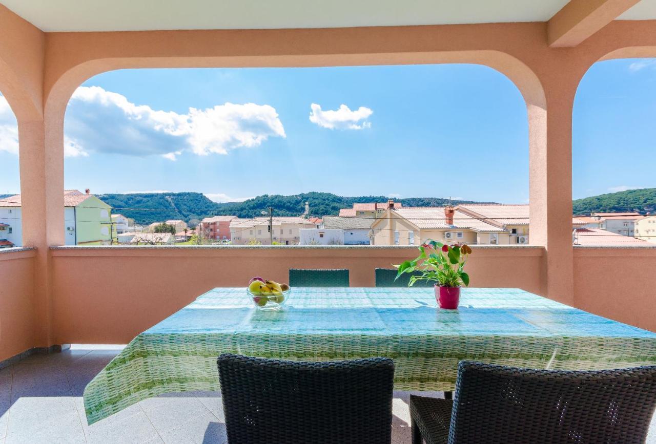 Apartments And Room Ljubica Lopar Ngoại thất bức ảnh