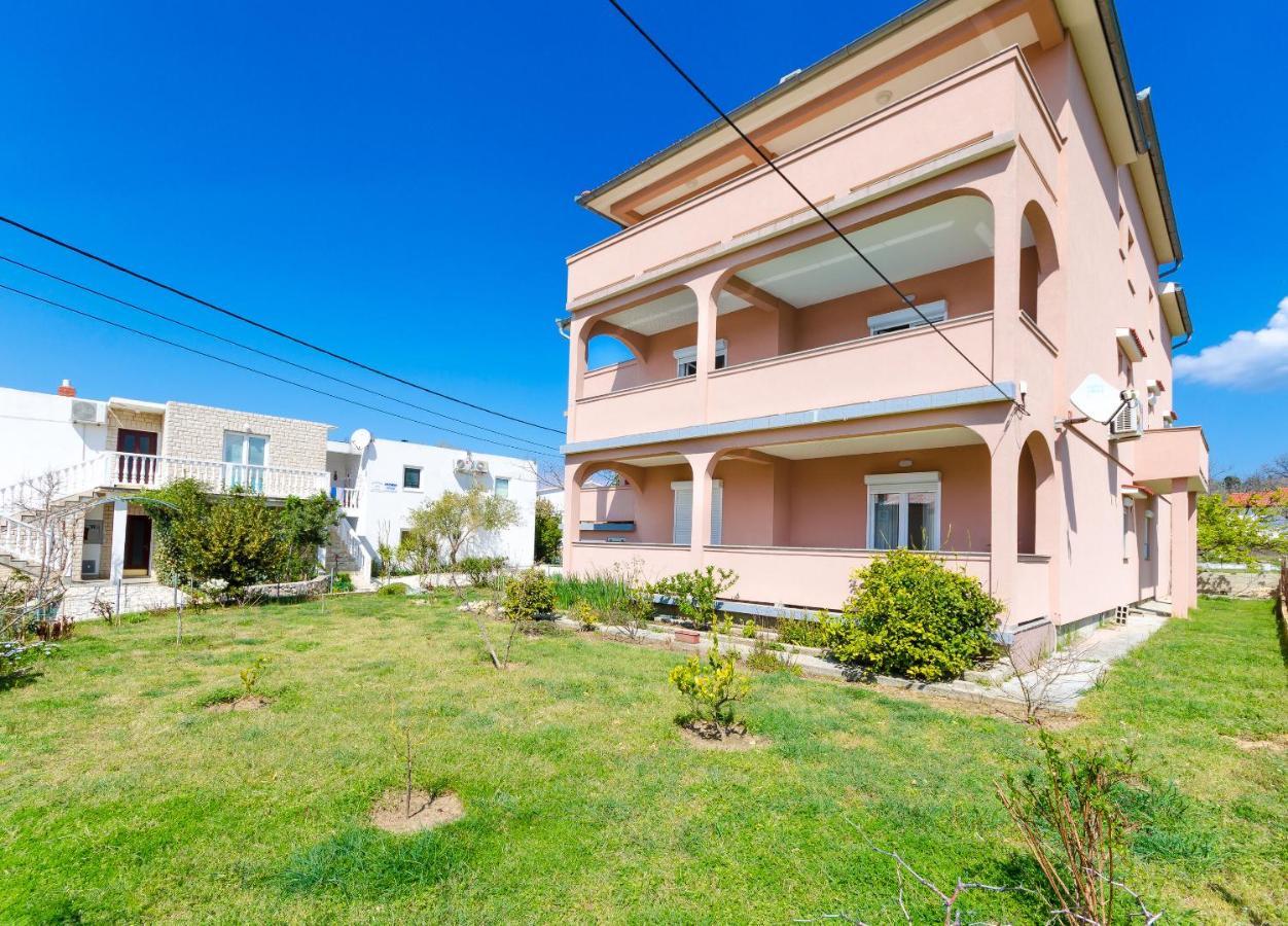 Apartments And Room Ljubica Lopar Ngoại thất bức ảnh