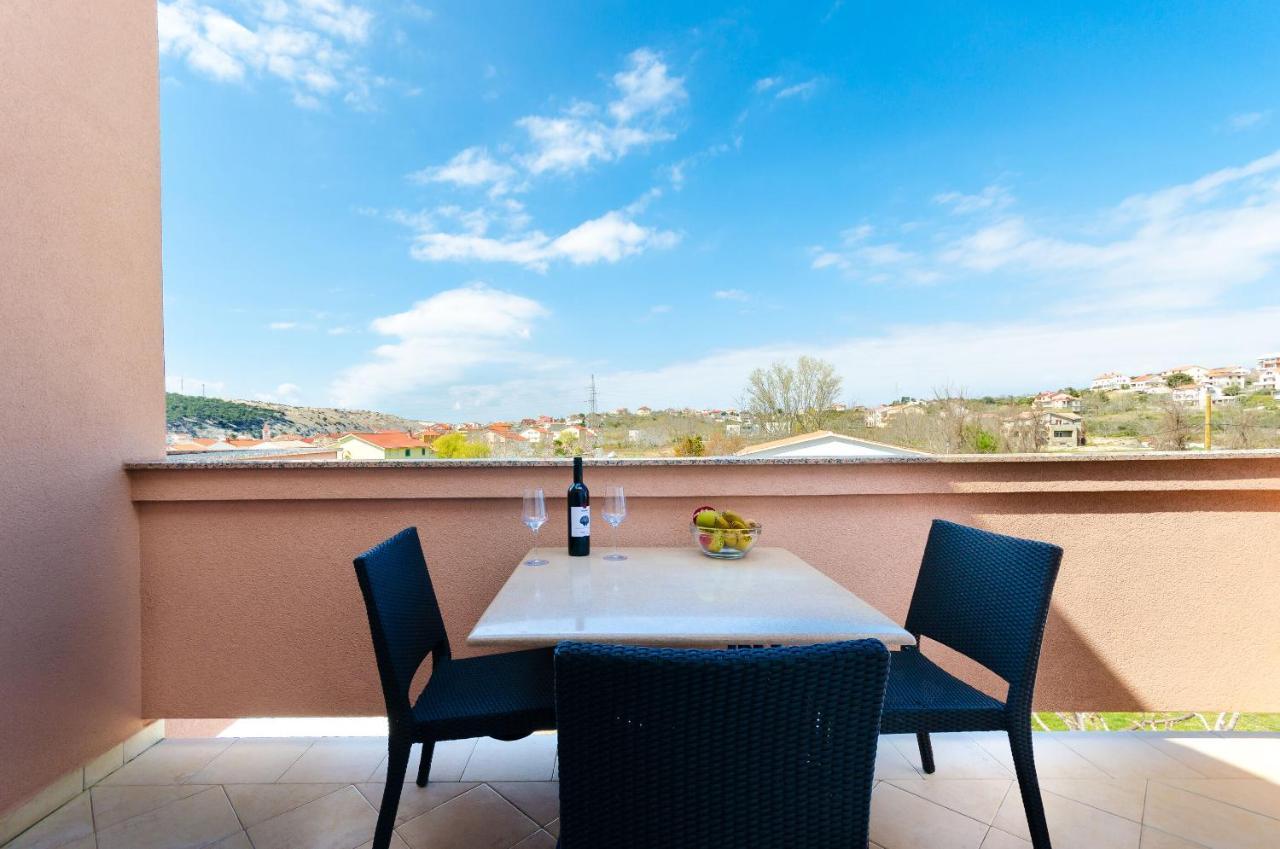 Apartments And Room Ljubica Lopar Ngoại thất bức ảnh