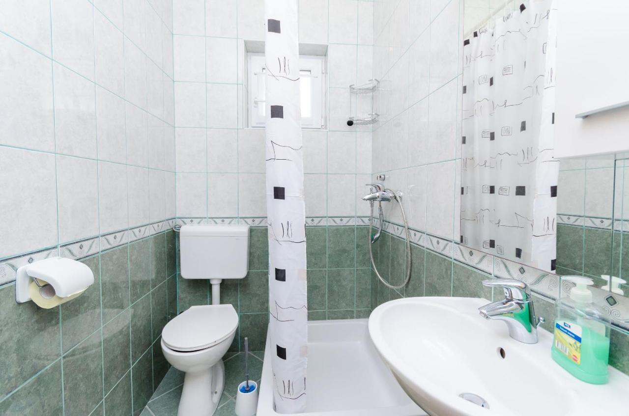 Apartments And Room Ljubica Lopar Ngoại thất bức ảnh