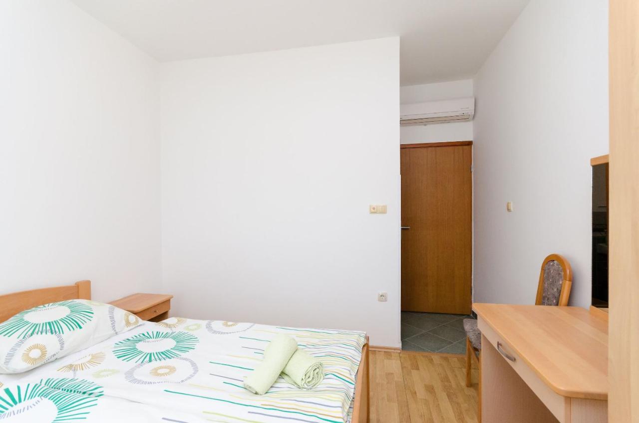 Apartments And Room Ljubica Lopar Ngoại thất bức ảnh