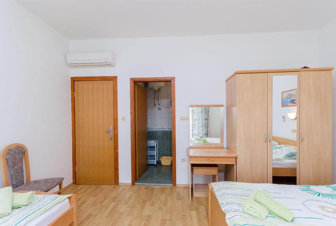 Apartments And Room Ljubica Lopar Ngoại thất bức ảnh