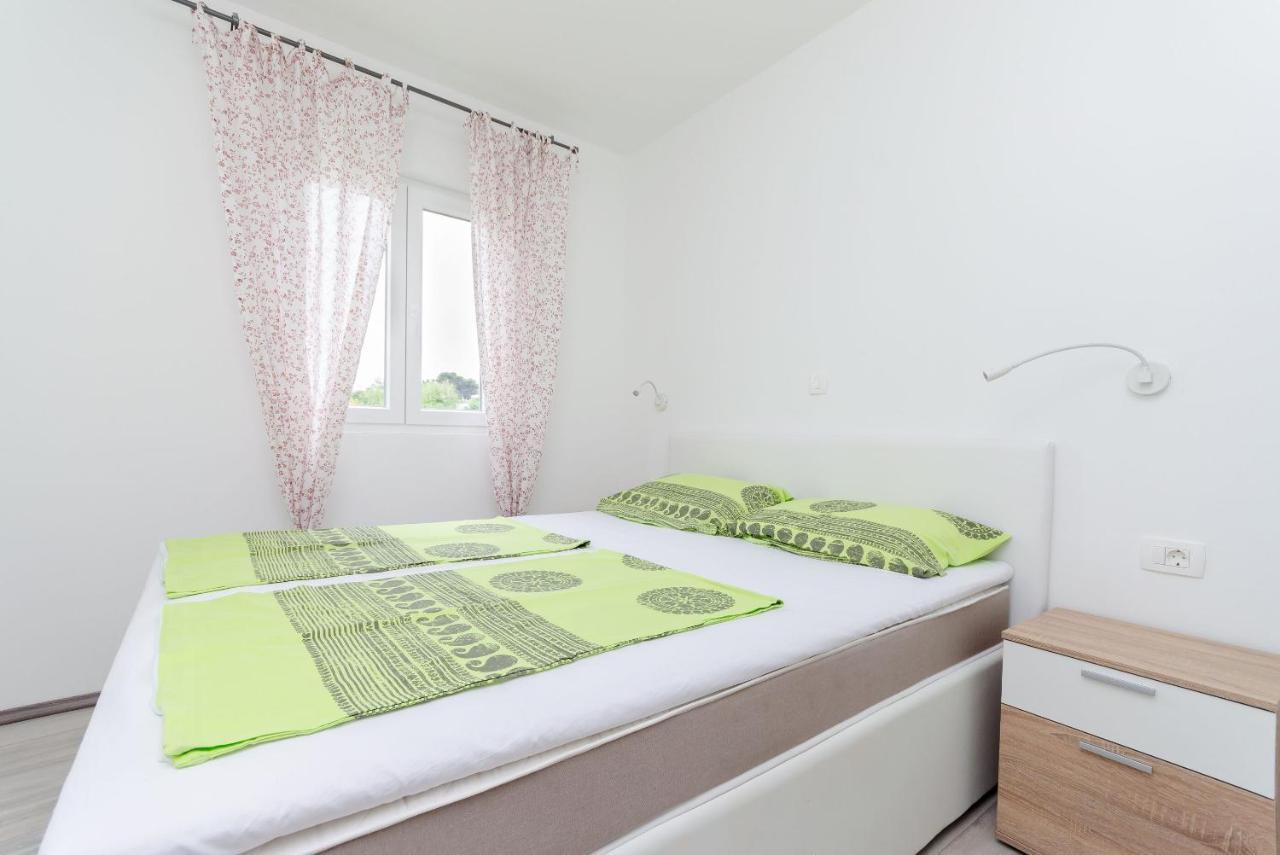 Apartments And Room Ljubica Lopar Ngoại thất bức ảnh