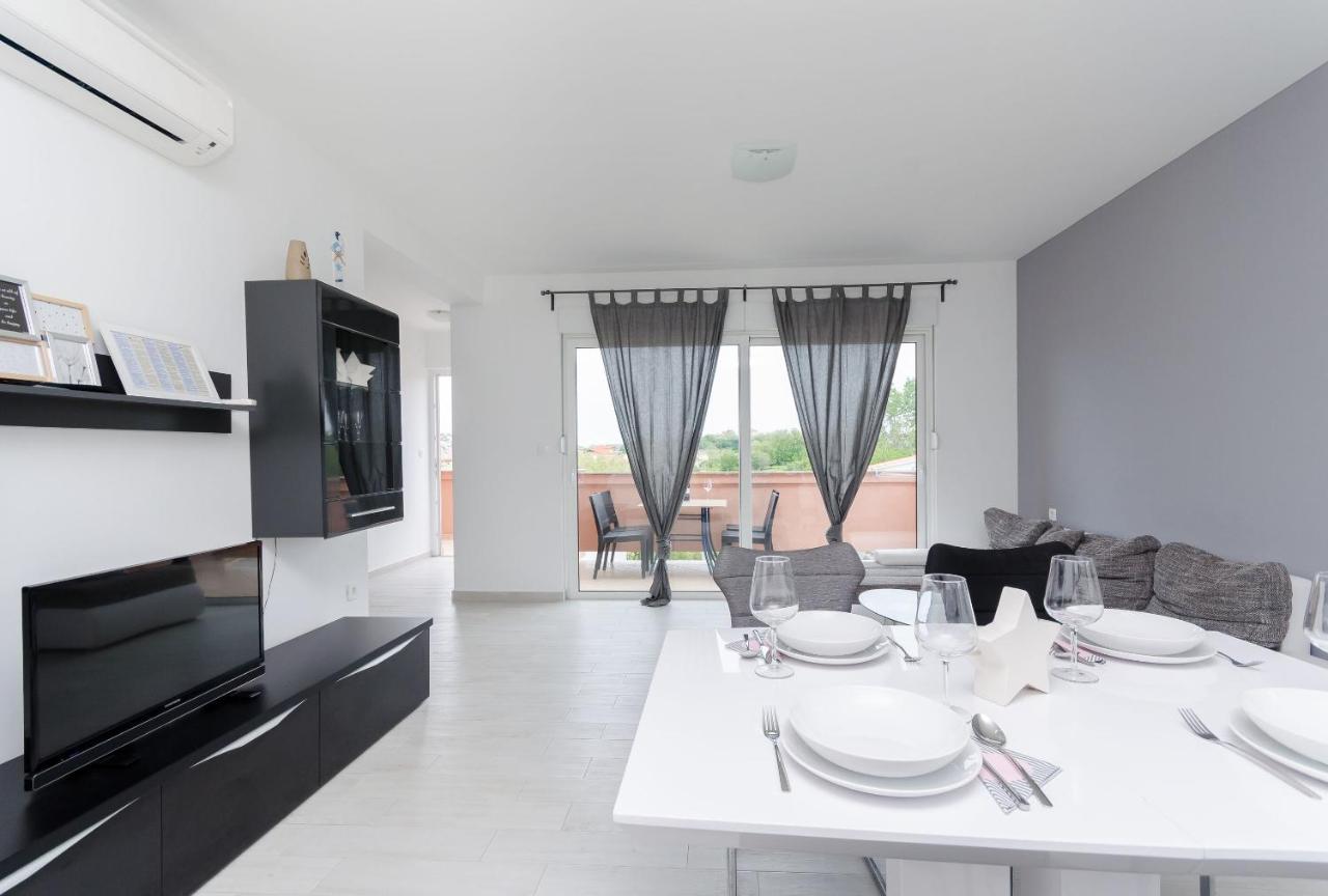 Apartments And Room Ljubica Lopar Ngoại thất bức ảnh