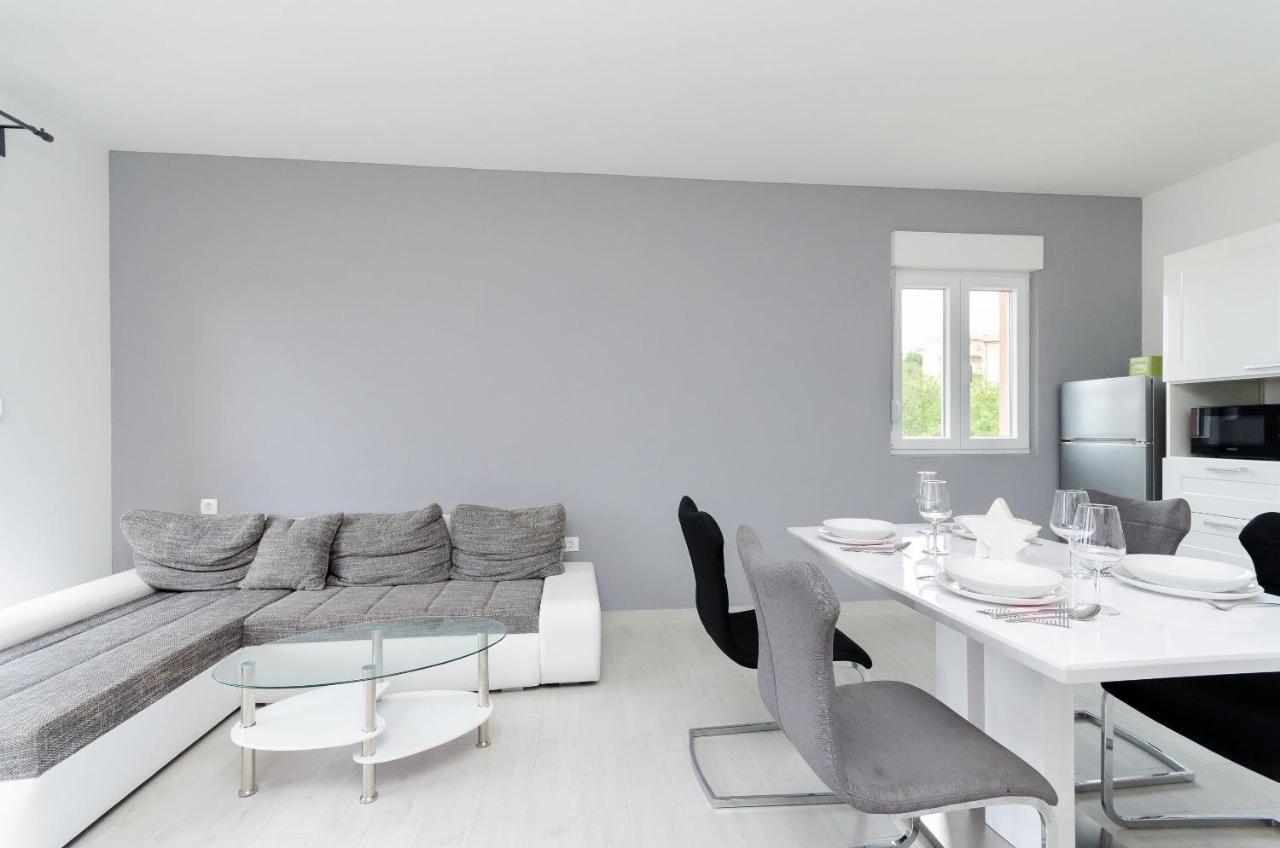 Apartments And Room Ljubica Lopar Ngoại thất bức ảnh