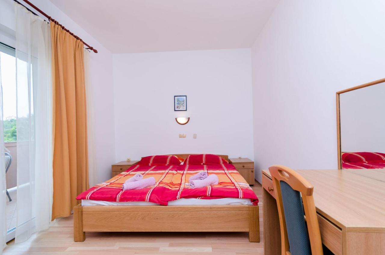 Apartments And Room Ljubica Lopar Ngoại thất bức ảnh