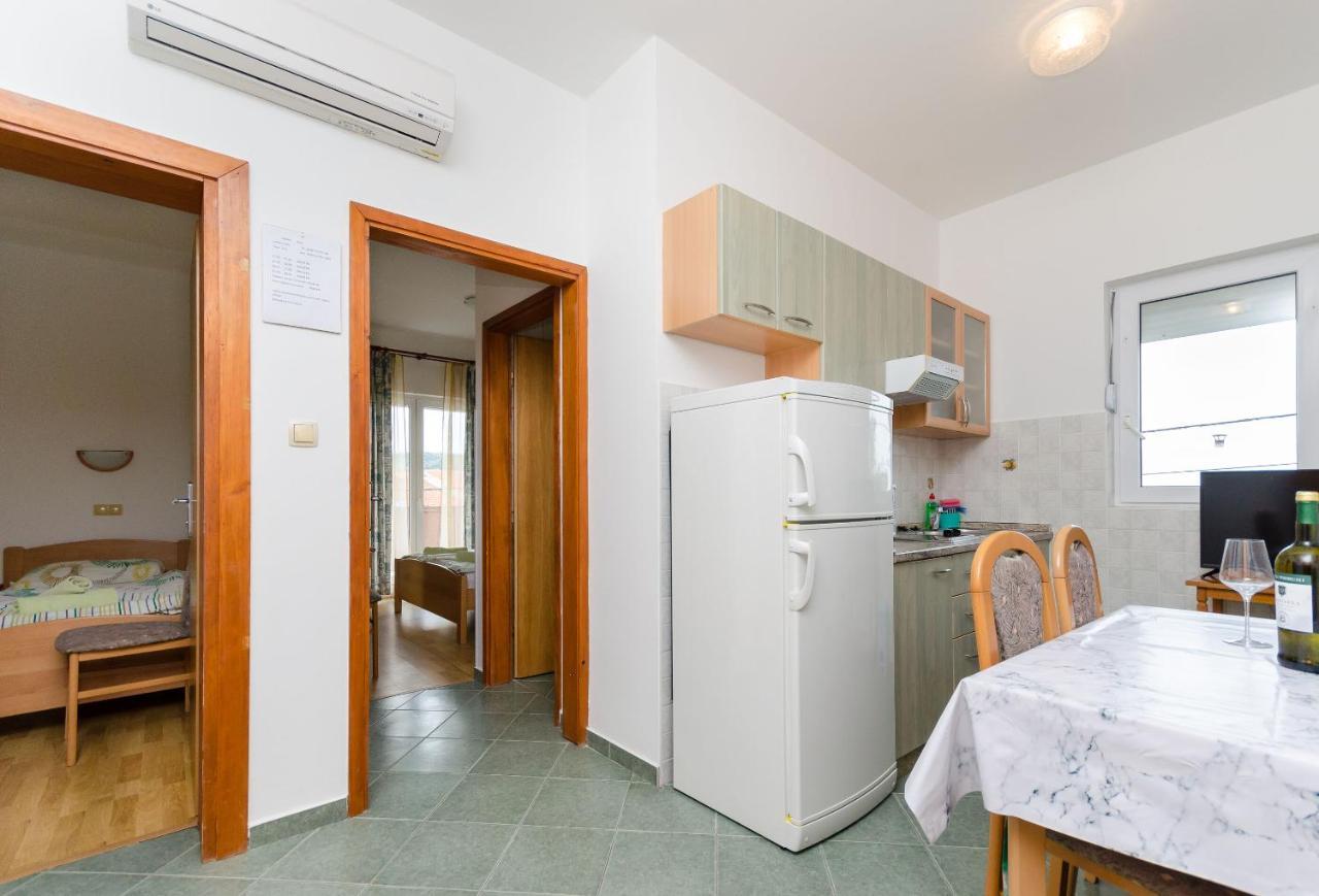 Apartments And Room Ljubica Lopar Ngoại thất bức ảnh