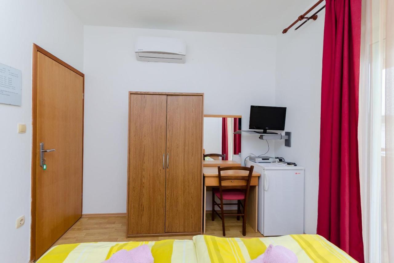 Apartments And Room Ljubica Lopar Ngoại thất bức ảnh