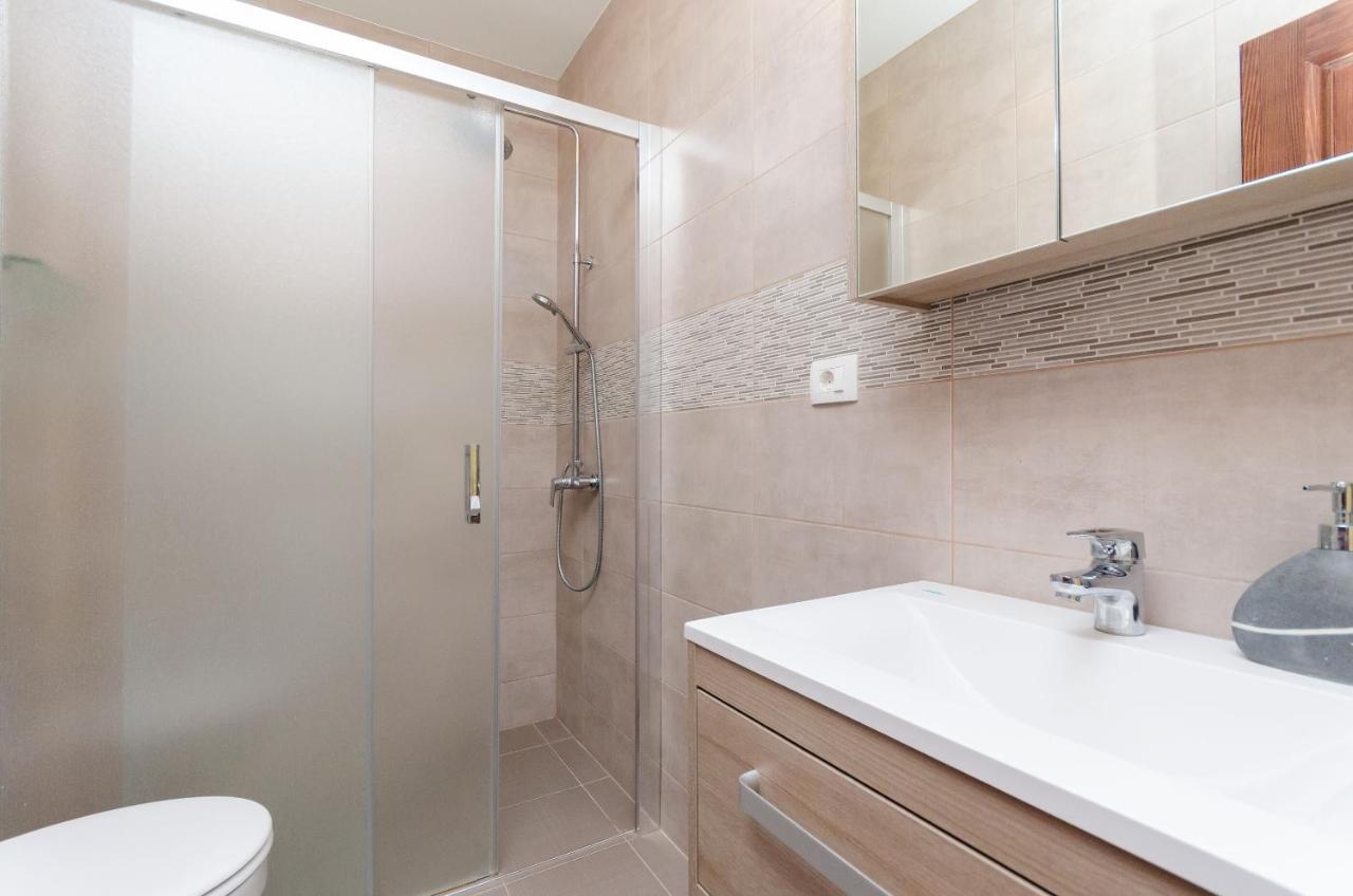 Apartments And Room Ljubica Lopar Ngoại thất bức ảnh