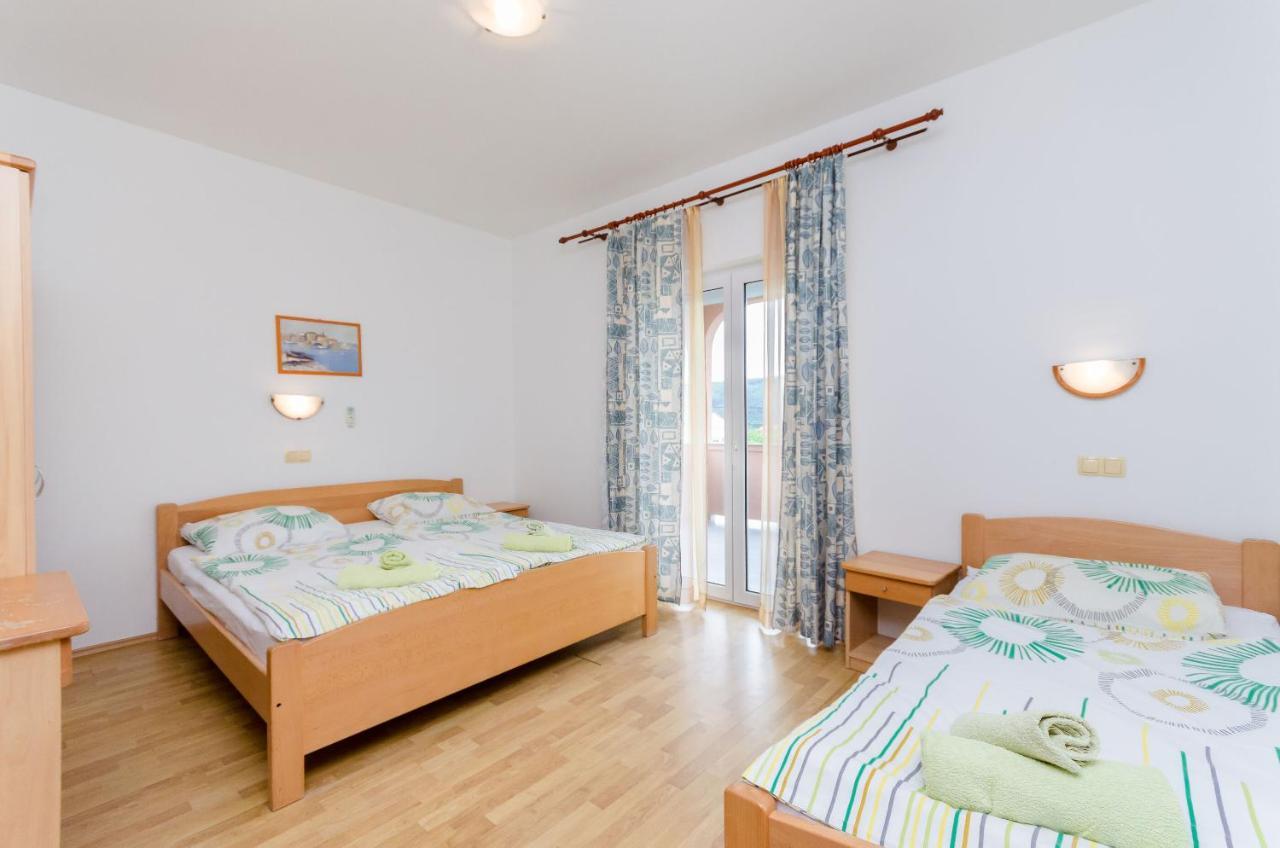 Apartments And Room Ljubica Lopar Ngoại thất bức ảnh