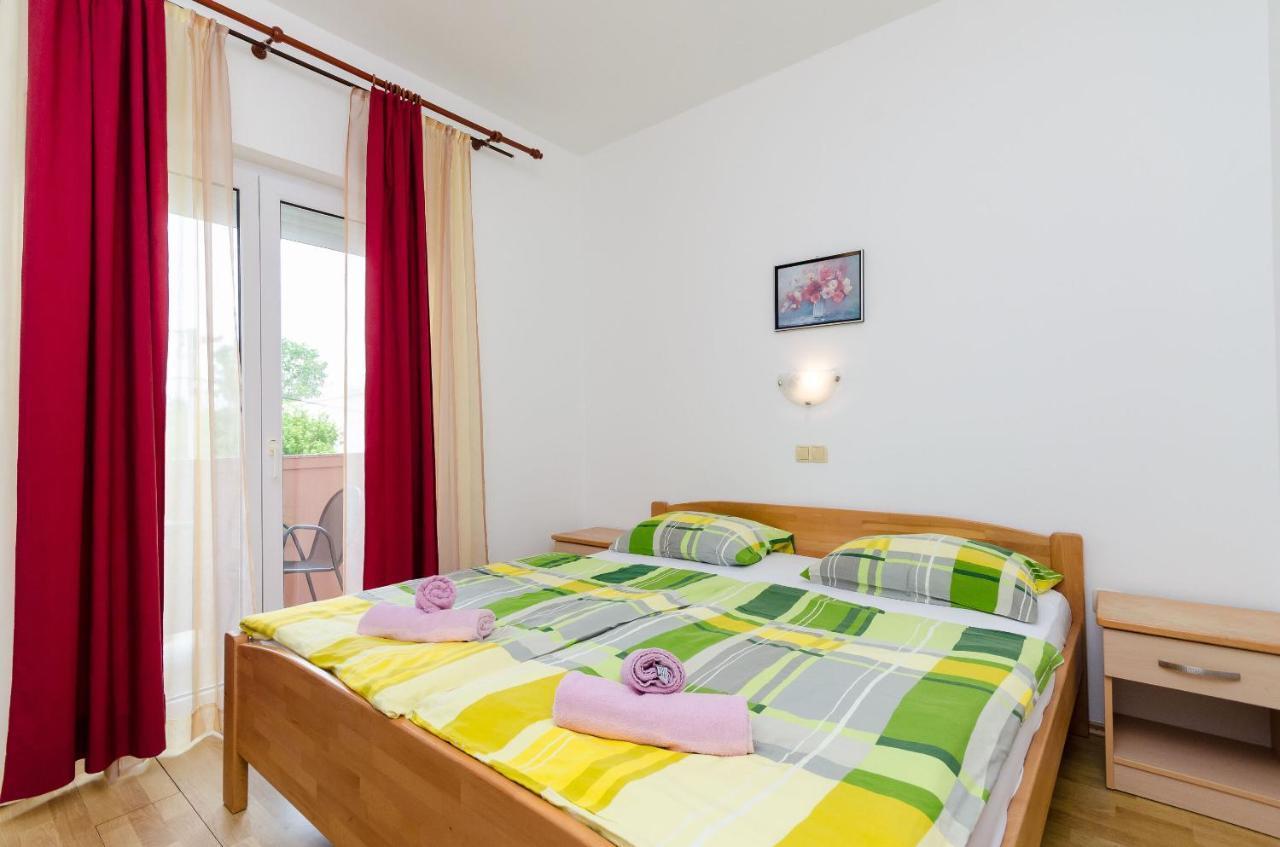 Apartments And Room Ljubica Lopar Ngoại thất bức ảnh